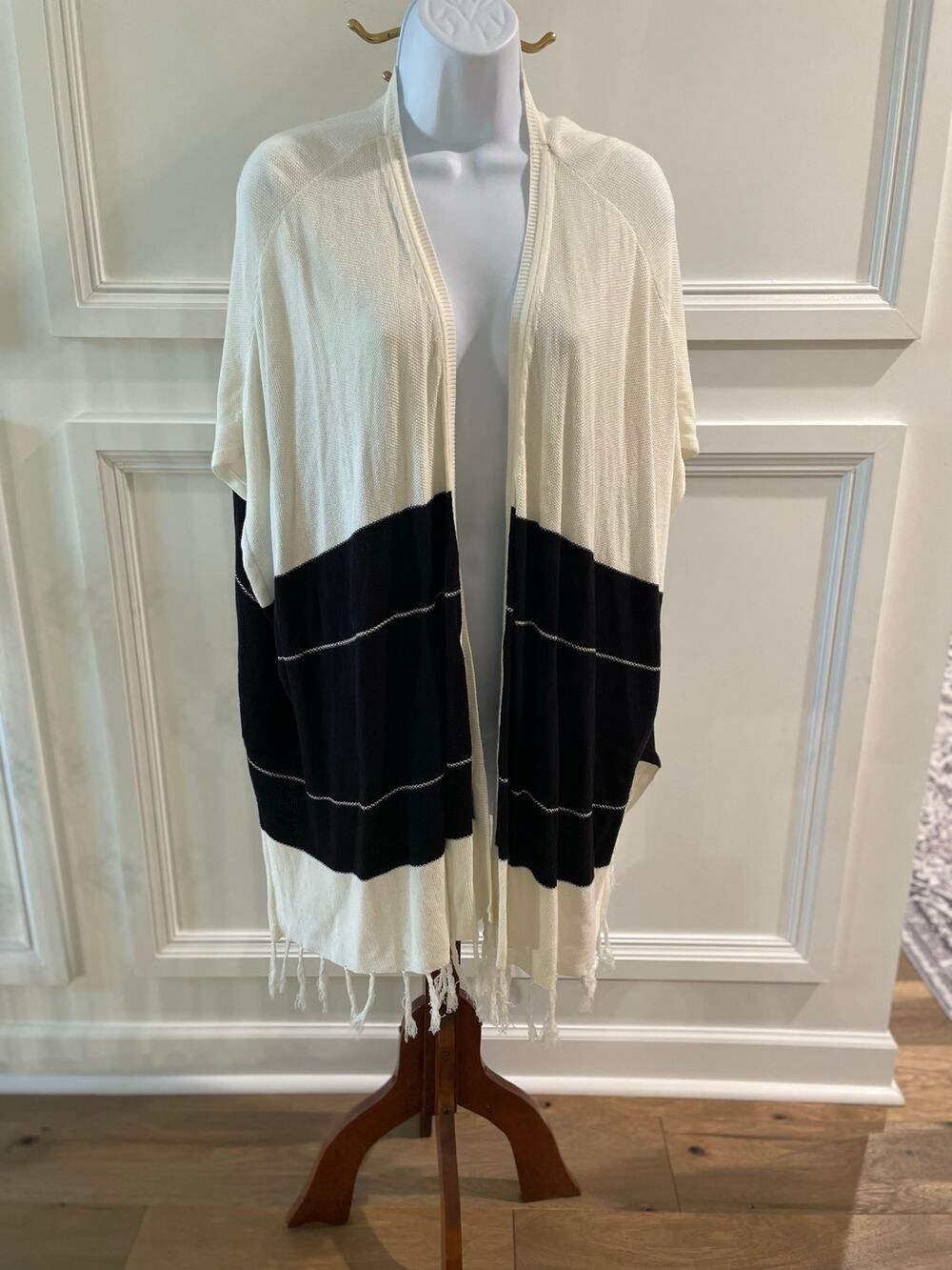 The Limited Knit Ruana Size M to L Black White